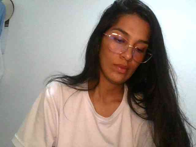 JuanaBrunette webcam