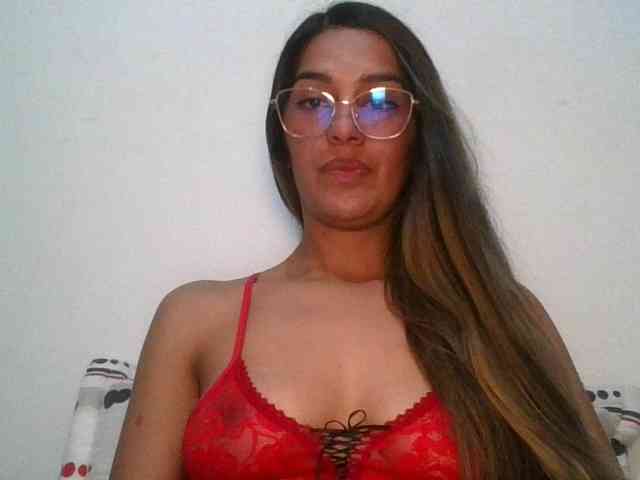 JuanaBrunette webcam