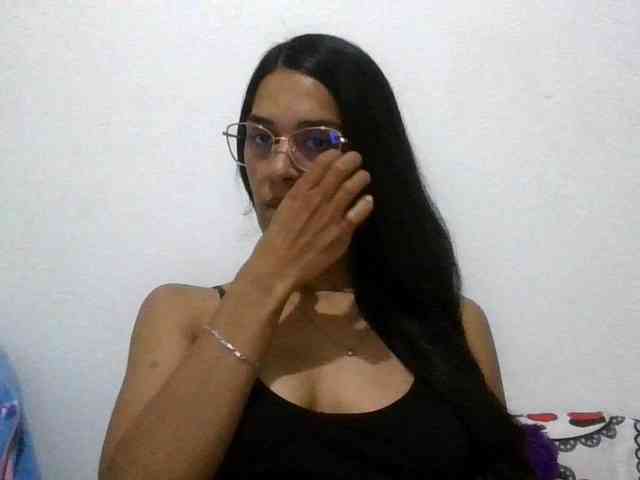 JuanaBrunette webcam