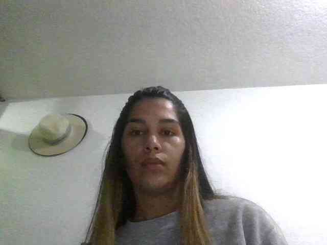 JuanaBrunette webcam