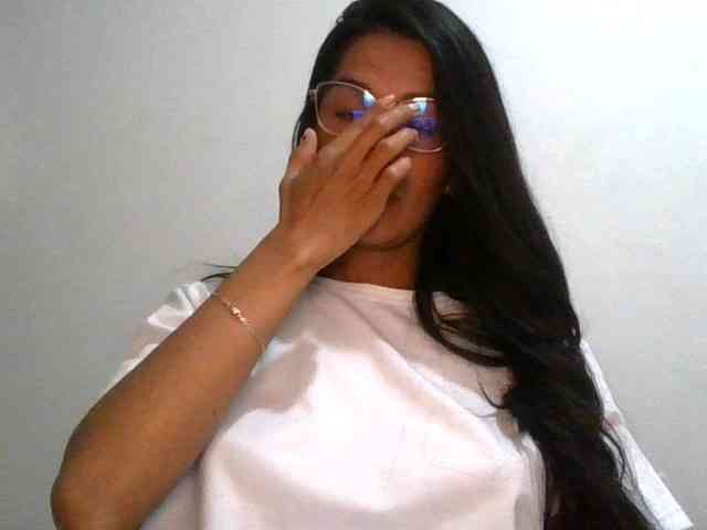 JuanaBrunette webcam