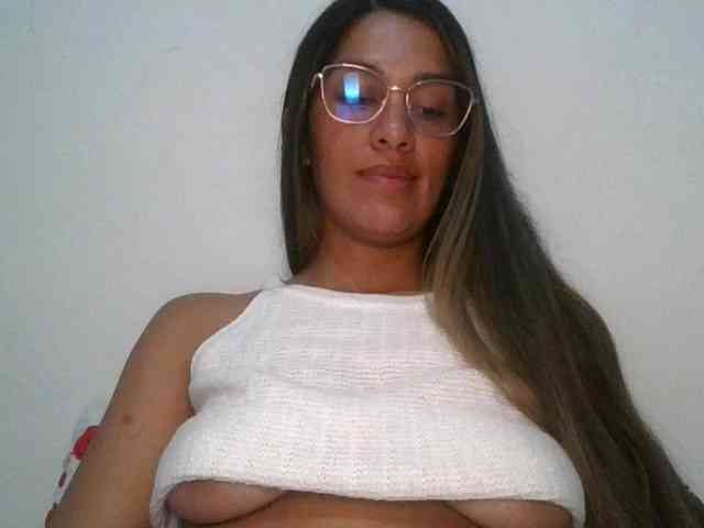 JuanaBrunette webcam