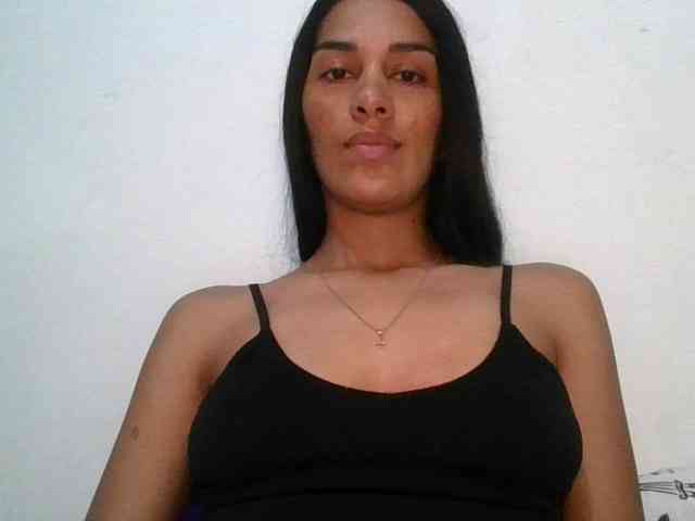 JuanaBrunette webcam