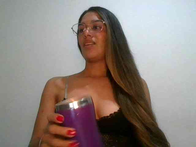 JuanaBrunette webcam