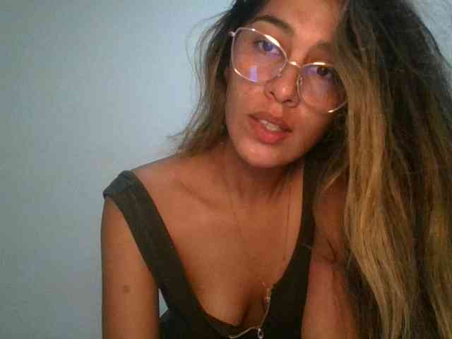 JuanaBrunette webcam