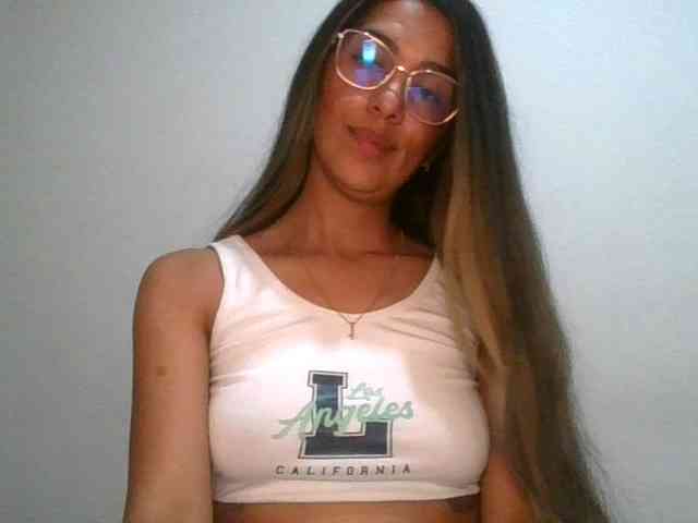 JuanaBrunette webcam