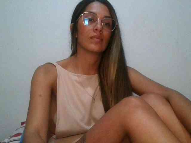 JuanaBrunette webcam