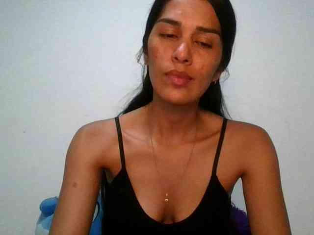 JuanaBrunette webcam