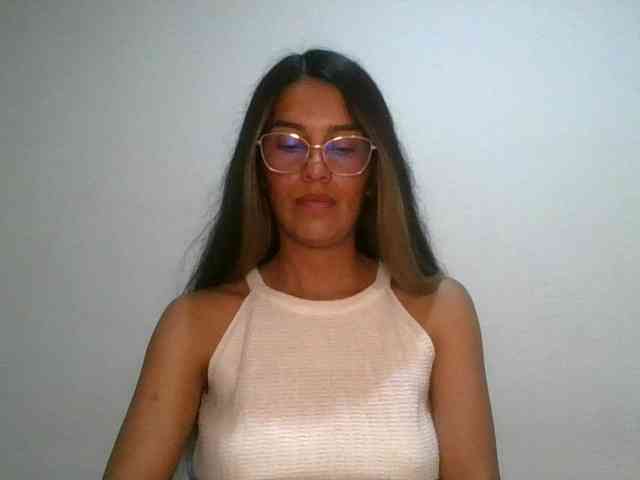 JuanaBrunette webcam