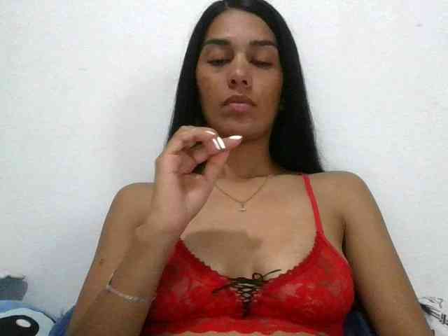 JuanaBrunette webcam