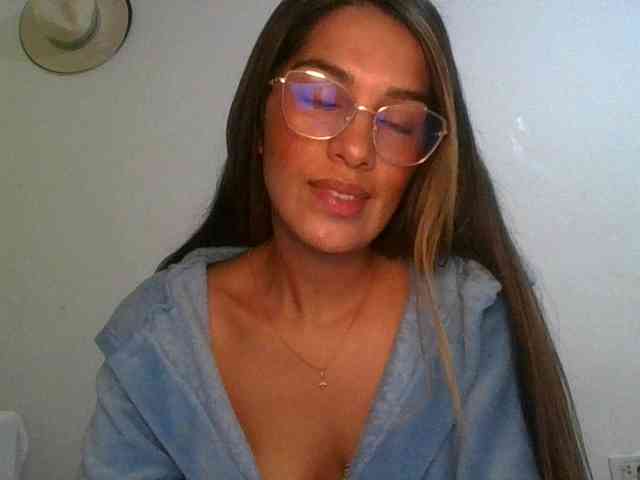 JuanaBrunette webcam