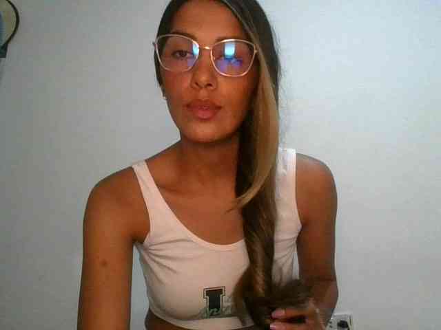 JuanaBrunette webcam