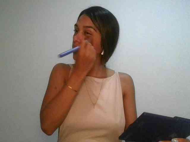 JuanaBrunette webcam