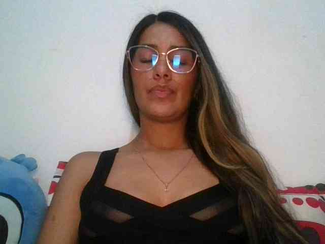 JuanaBrunette webcam