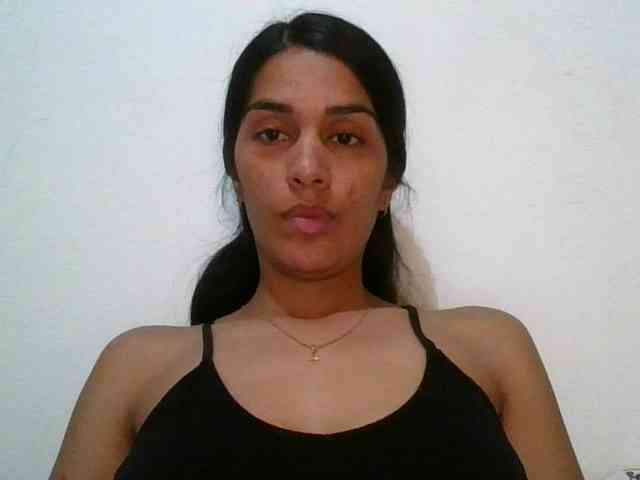 JuanaBrunette webcam