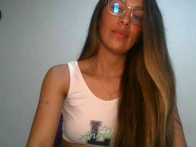 JuanaBrunette webcam