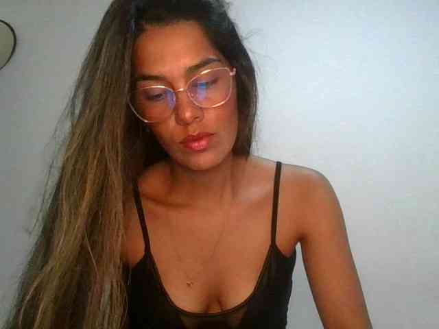 JuanaBrunette webcam