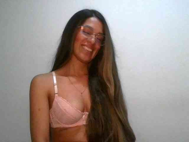 JuanaBrunette webcam