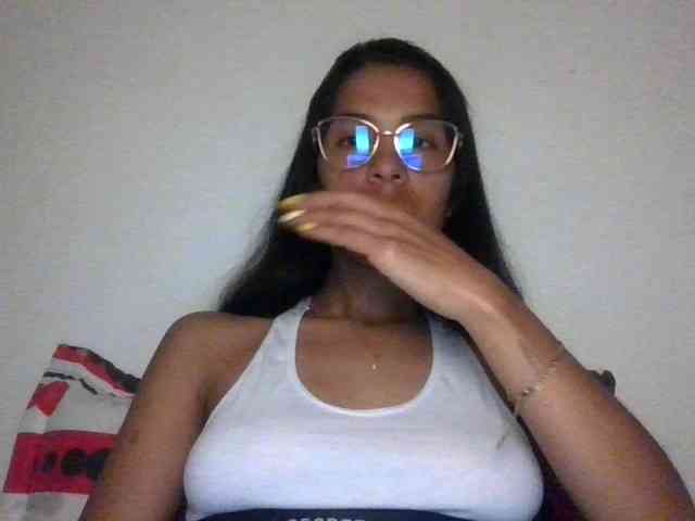 JuanaBrunette webcam
