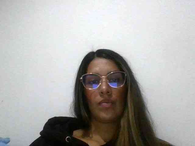 JuanaBrunette webcam