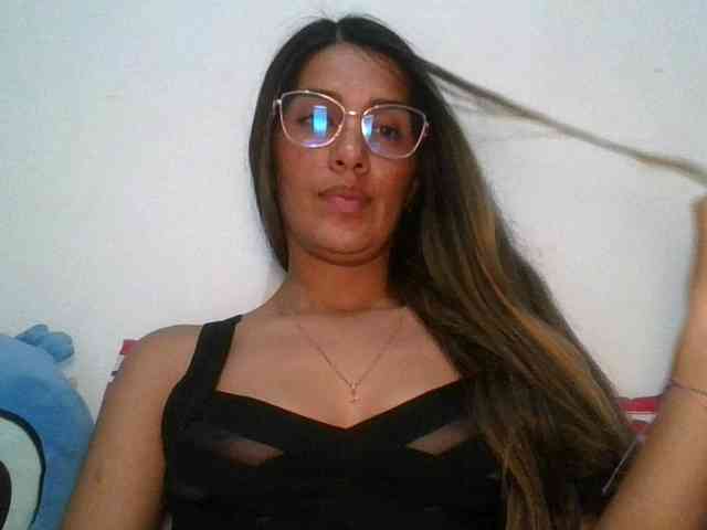 JuanaBrunette webcam