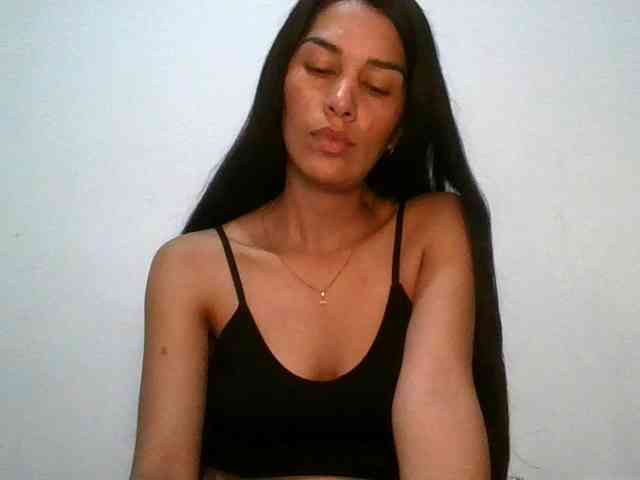 JuanaBrunette webcam