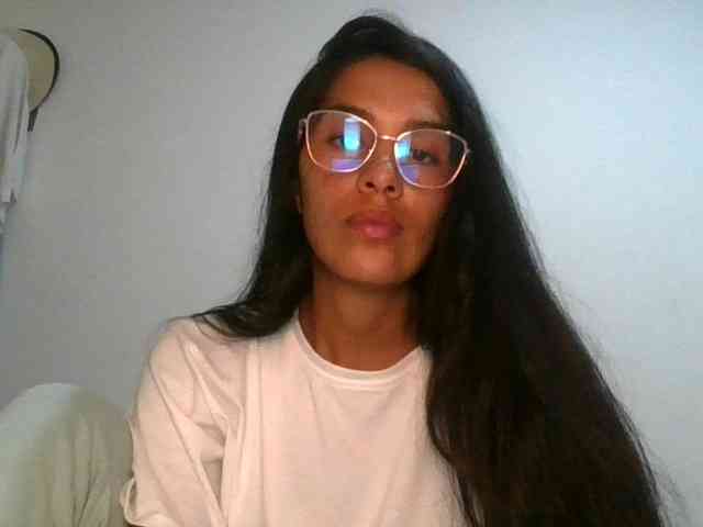 JuanaBrunette webcam