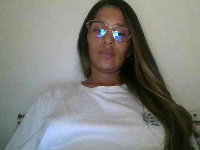 JuanaBrunette webcam