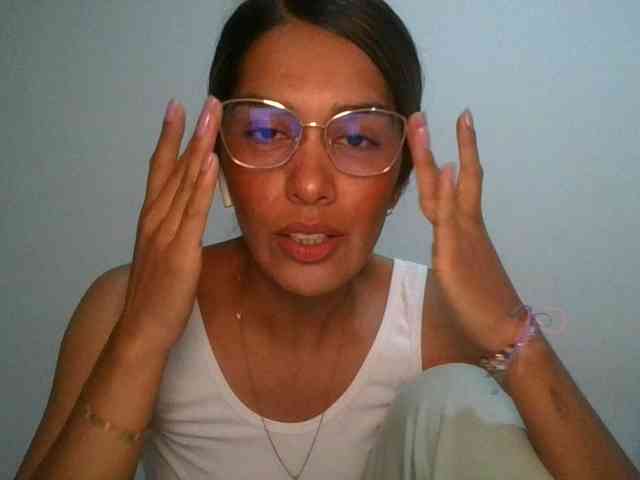 JuanaBrunette webcam