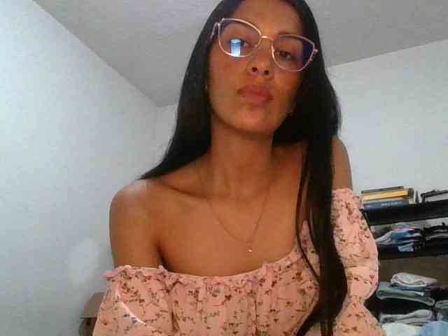 JuanaBrunette webcam