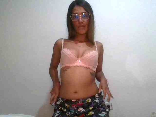 JuanaBrunette webcam