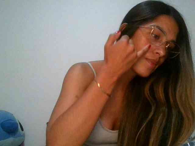 JuanaBrunette webcam