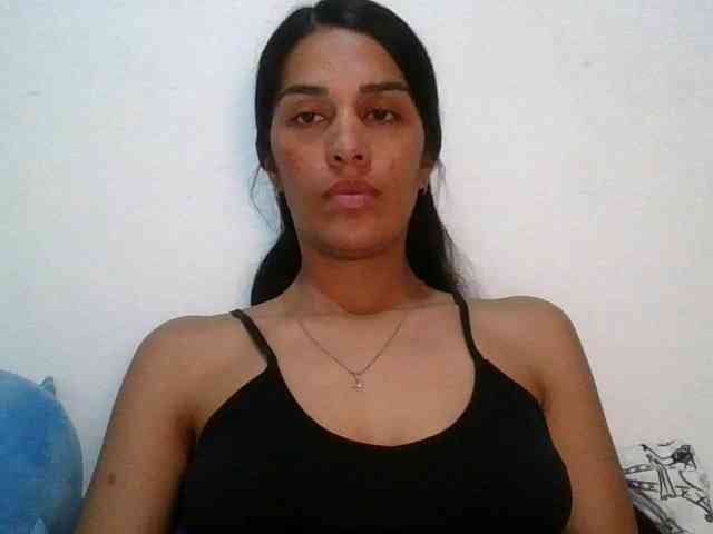JuanaBrunette webcam