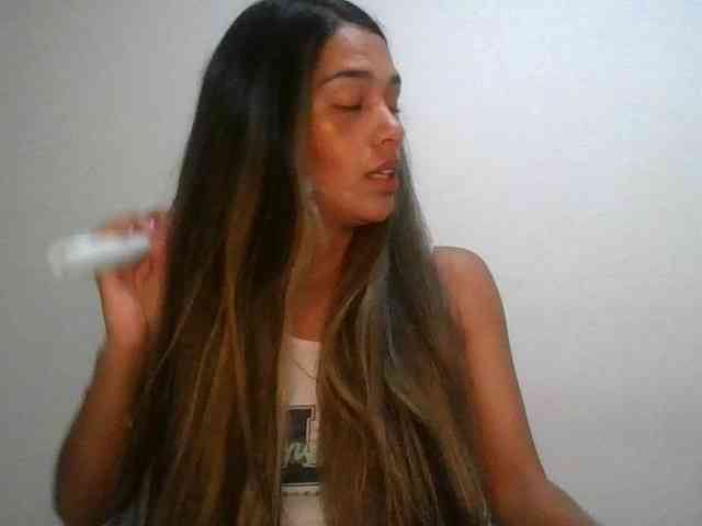 JuanaBrunette webcam