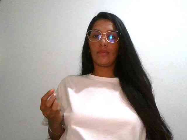 JuanaBrunette webcam