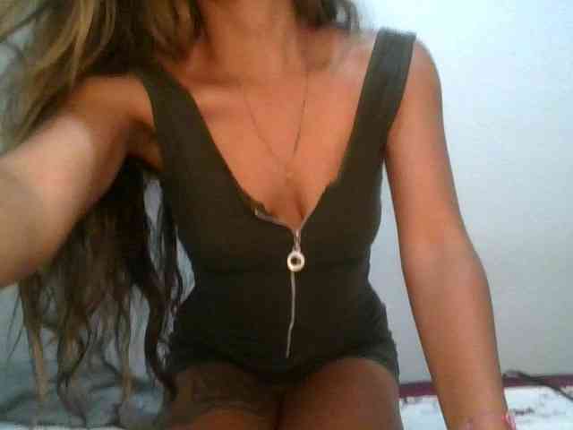 JuanaBrunette webcam