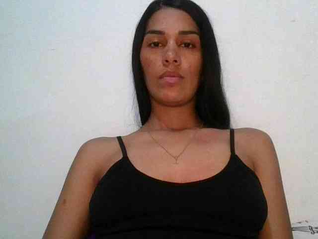 JuanaBrunette webcam