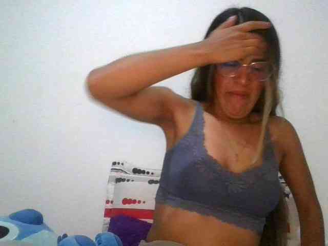 JuanaBrunette webcam