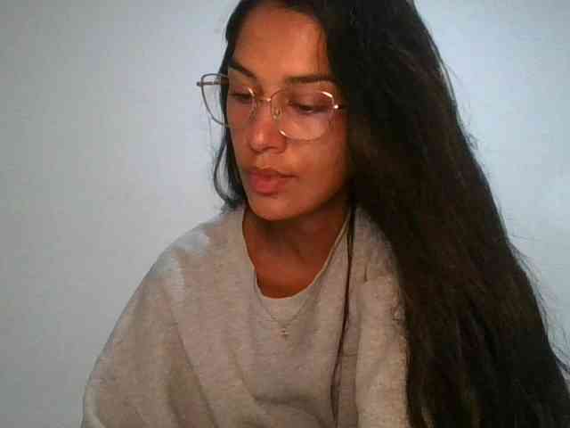 JuanaBrunette webcam