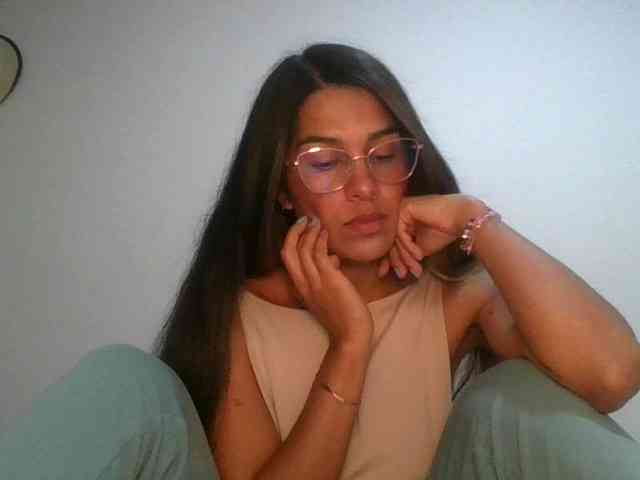 JuanaBrunette webcam