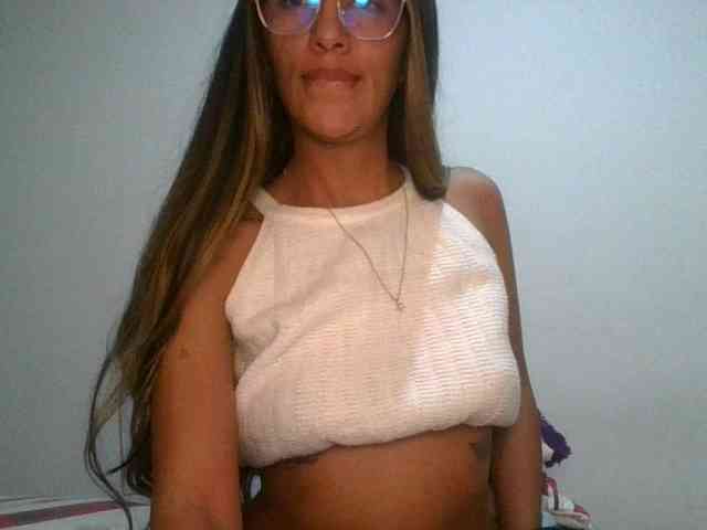 JuanaBrunette webcam