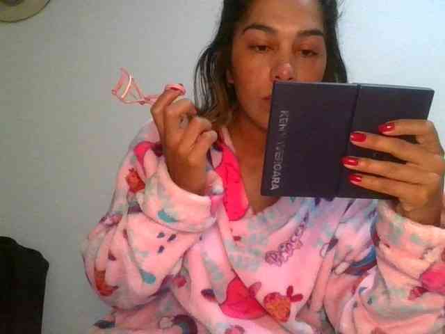 JuanaBrunette webcam