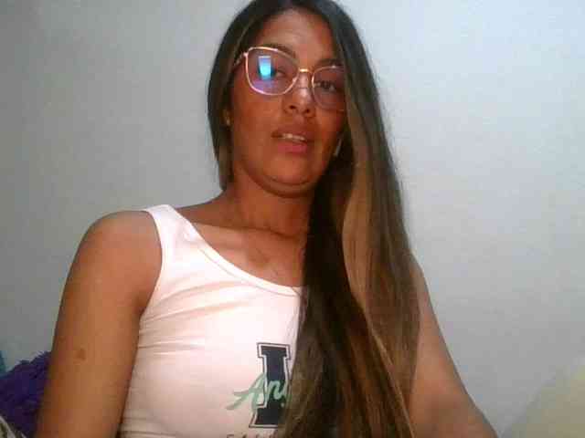 JuanaBrunette webcam