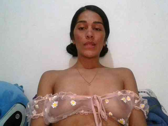 JuanaBrunette webcam