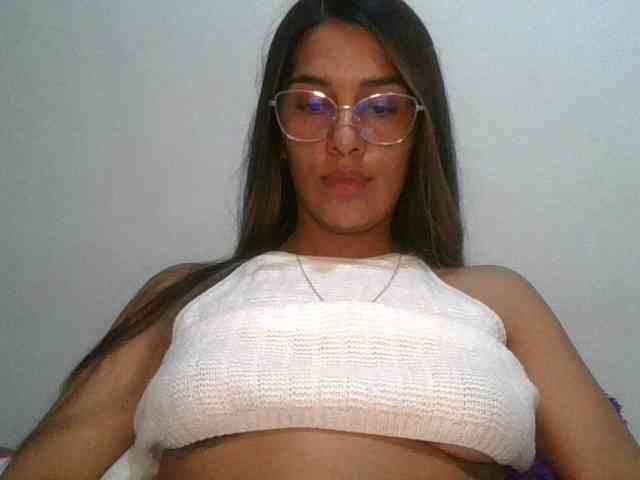 JuanaBrunette webcam