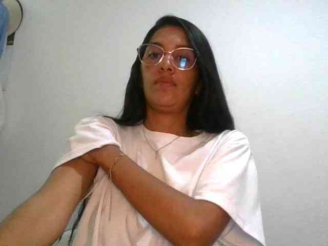 JuanaBrunette webcam