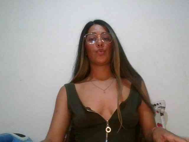 JuanaBrunette webcam