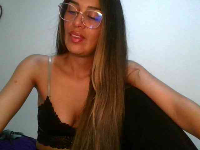 JuanaBrunette webcam