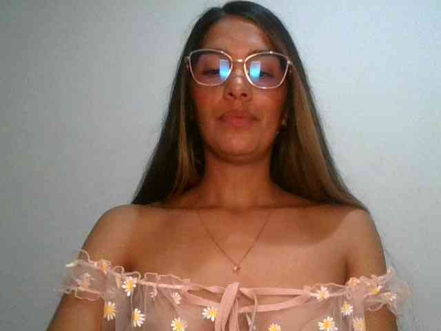 JuanaBrunette webcam