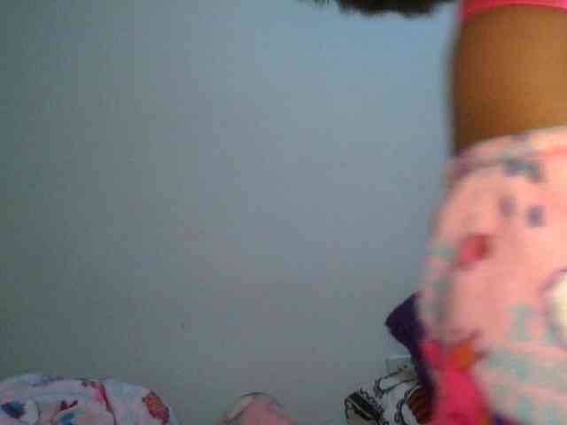 JuanaBrunette webcam